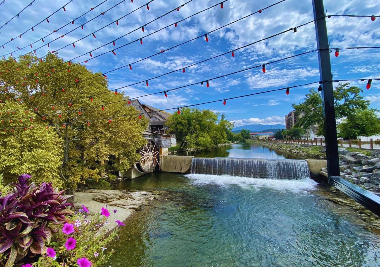 Relaxing Condo On The River - New Air Hockey Table Pigeon Forge Εξωτερικό φωτογραφία